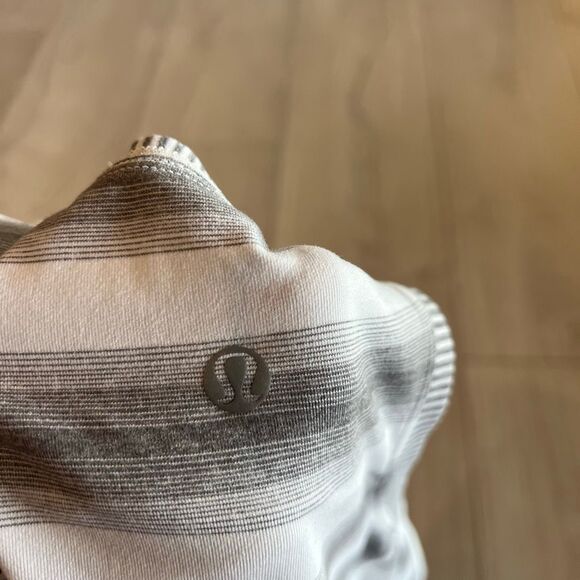 Lululemon women’s tank top size s - Picture 5 of 5